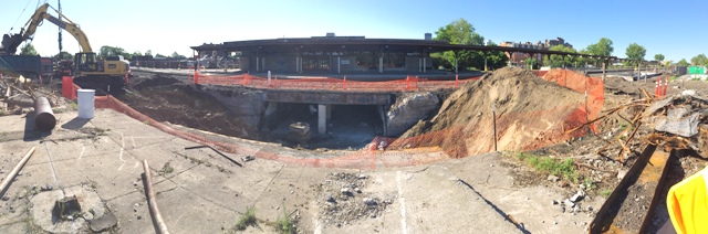 The passenger tunnel from 1914 was exposed during excavation. 6-4-15 [PHOTO: NYSDOT]